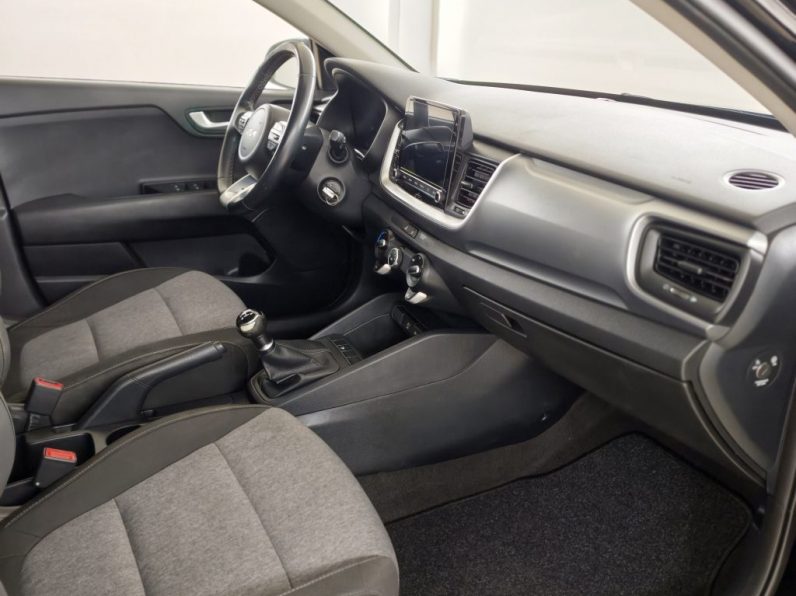 Kia Stonic 1.2 Dynamic completo