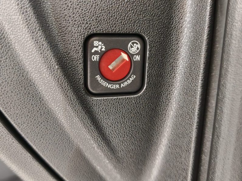 Citroën C3 1.2 PureTech Shine completo