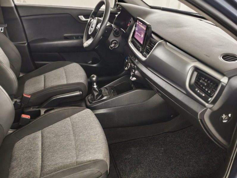 Kia Stonic 1.2 Dynamic completo