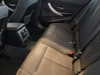 BMW 330 e iPerformance Advantage completo