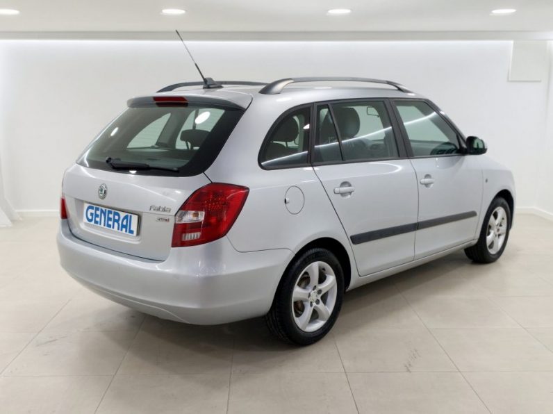Skoda Fabia Break 1.2 Ambiente completo