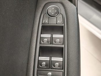 Renault Captur 1.0 TCe Intens completo