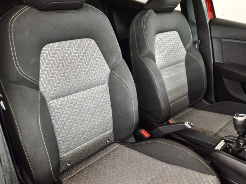 Renault Clio 1.0 TCe Evolution completo