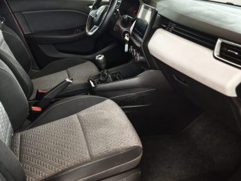 Renault Clio 1.0 TCe Evolution completo