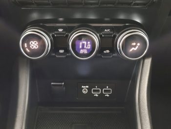 Renault Captur 1.0 TCe Intens completo
