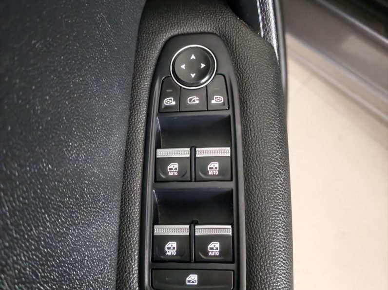 Renault Captur 1.0 TCe Intens completo