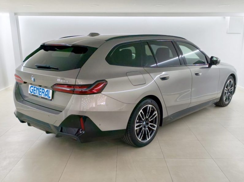 BMW 520d Touring M Pro Aut completo