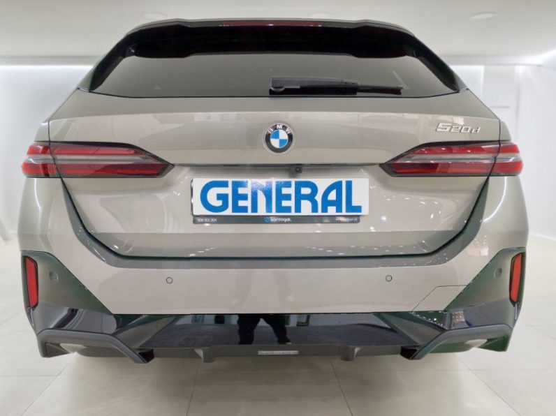 BMW 520d Touring M Pro Aut completo