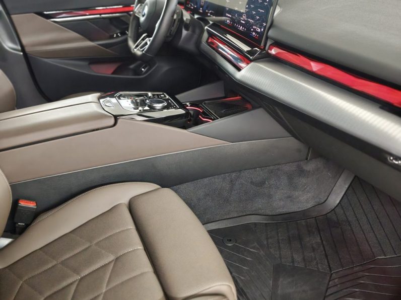 BMW 520d Touring M Pro Aut completo