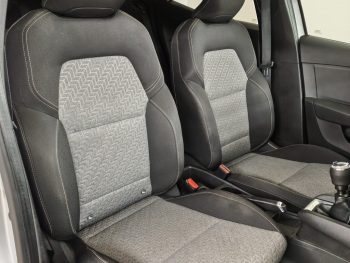 Renault Clio 1.0 TCe Limited completo