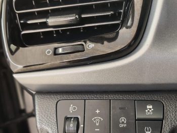 Kia Rio 1.0 T-GDi Urban completo