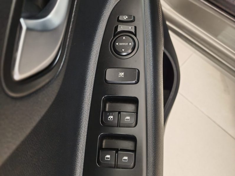 Kia Rio 1.0 T-GDi Urban completo