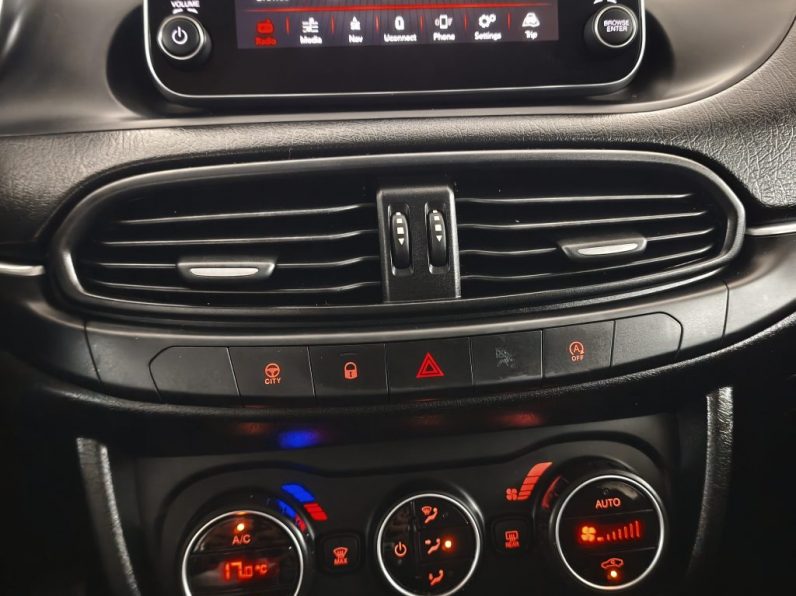Fiat Tipo Station Wagon 1.3 M-Jet Lounge J17 completo