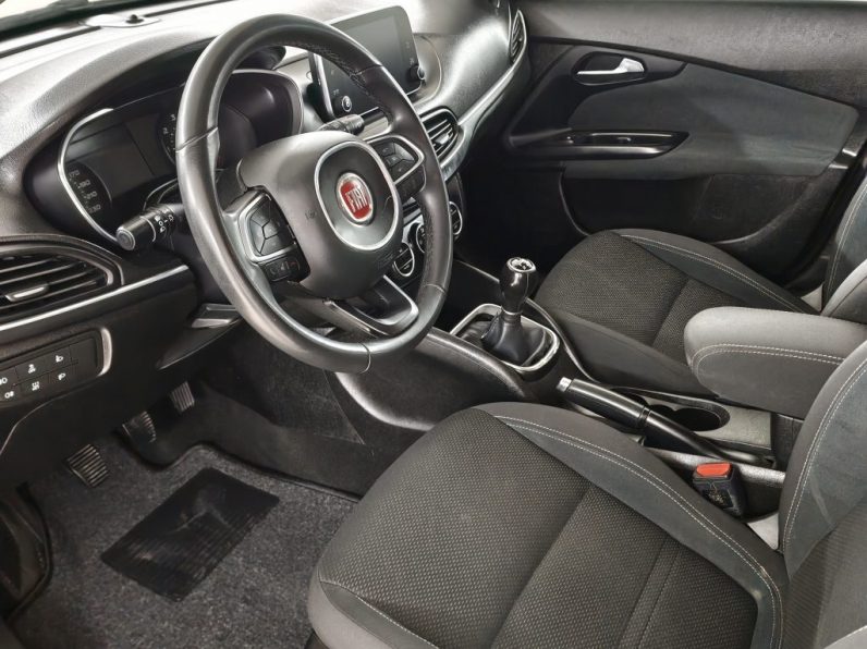 Fiat Tipo Station Wagon 1.3 M-Jet Lounge J17 completo