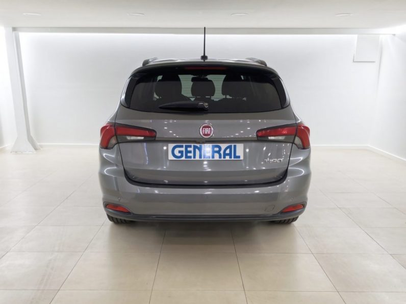 Fiat Tipo Station Wagon 1.3 M-Jet Lounge J17 completo