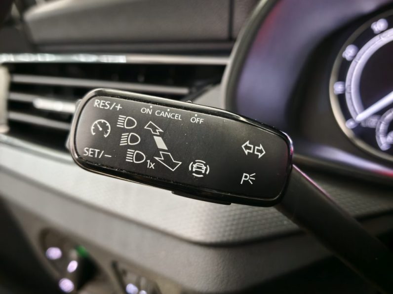 Skoda Kamiq 1.0 TSI Ambition DSG completo