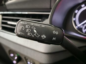 Skoda Kamiq 1.0 TSI Ambition DSG completo