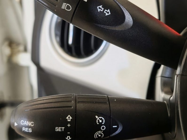 Fiat 500 1.0 Hybrid Connect completo