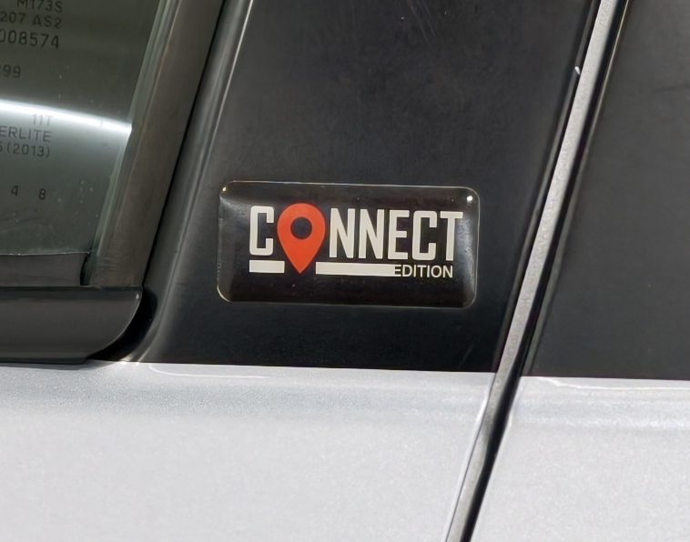 Mitsubishi Space Star 1.2 Connect Edition completo