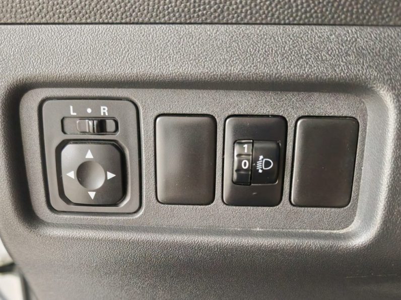 Mitsubishi Space Star 1.2 Connect Edition completo