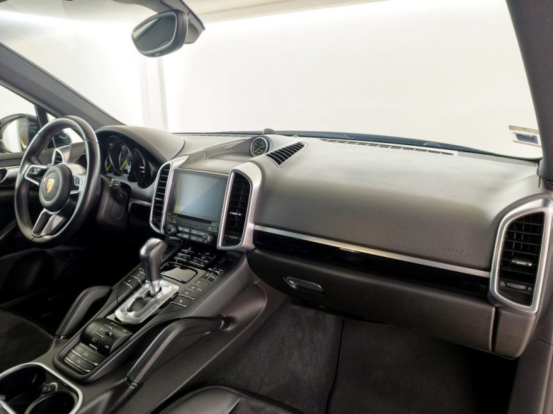 Porsche Cayenne S E-Hybrid Platinum Edition completo