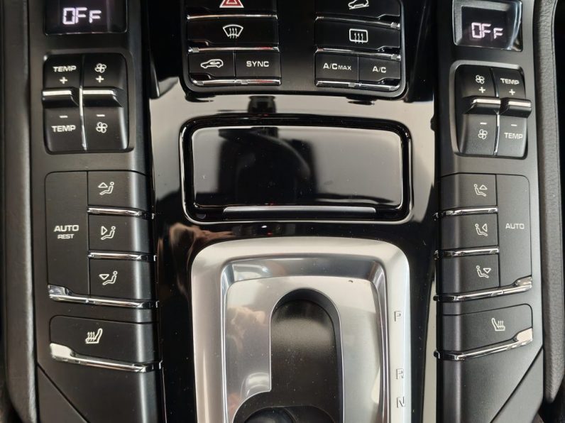 Porsche Cayenne S E-Hybrid Platinum Edition completo