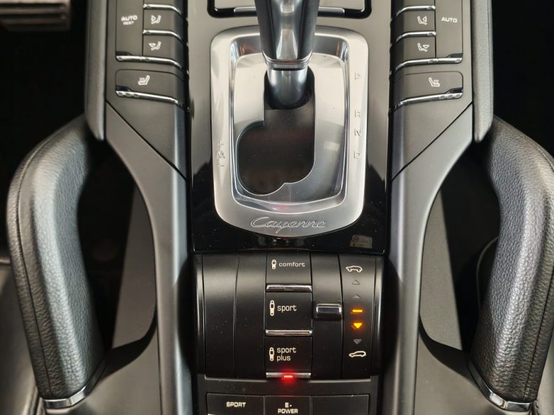 Porsche Cayenne S E-Hybrid Platinum Edition completo