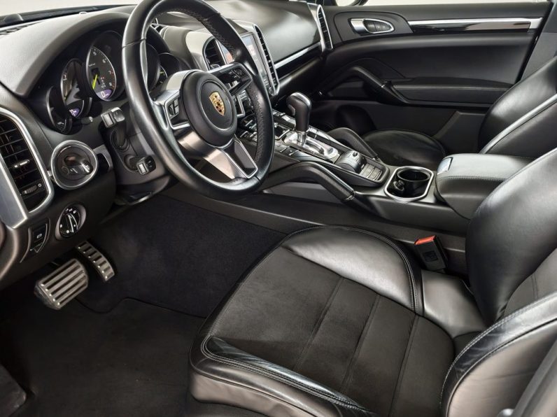 Porsche Cayenne S E-Hybrid Platinum Edition completo