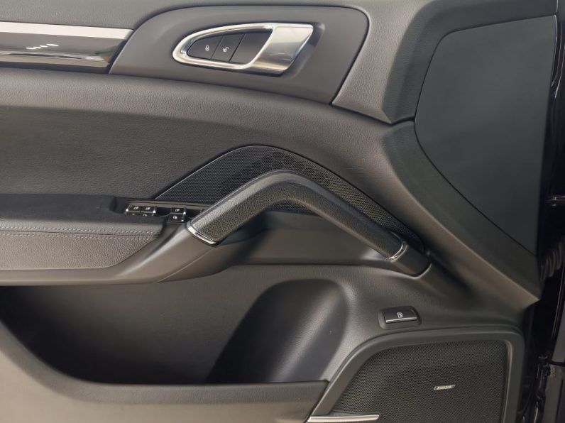 Porsche Cayenne S E-Hybrid Platinum Edition completo