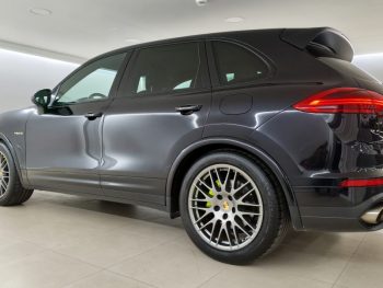 Porsche Cayenne S E-Hybrid Platinum Edition completo