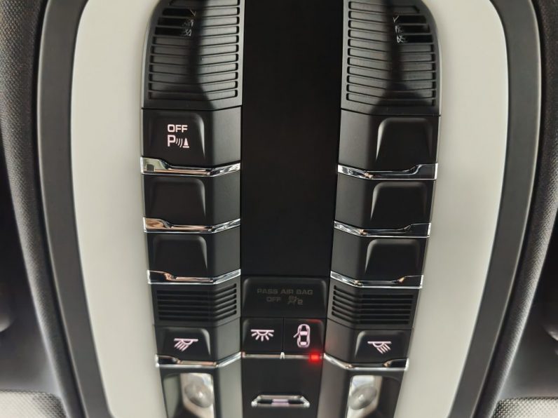 Porsche Cayenne S E-Hybrid Platinum Edition completo
