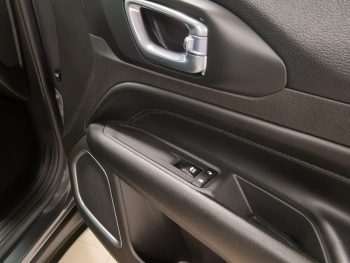 Jeep Compass 1.5 TG e-Hybrid Limited DCT completo