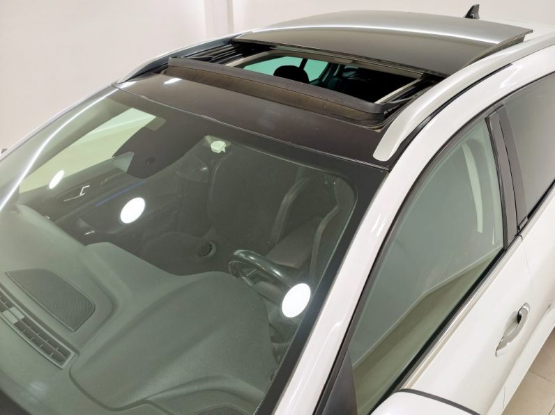 Renault Mégane ST 1.6 E-Tech Plug-In Hybrid R.S. Line Aut. completo