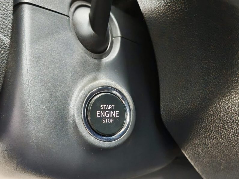 Skoda Fabia 1.0 TSI Ambition completo