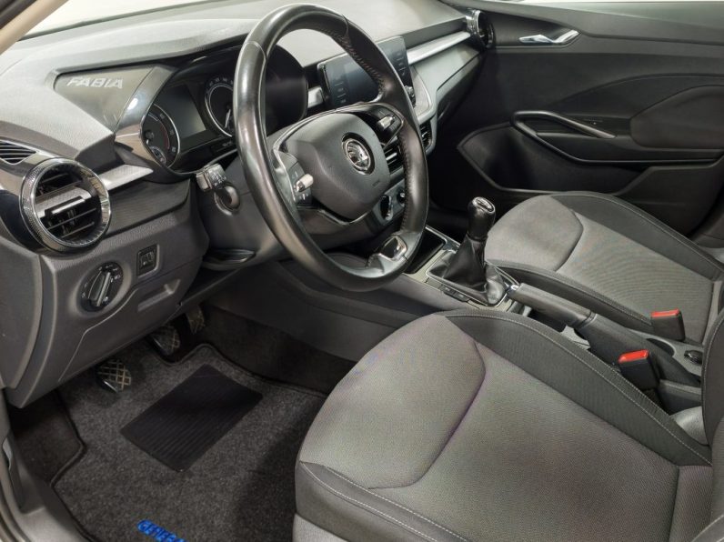 Skoda Fabia 1.0 TSI Ambition completo