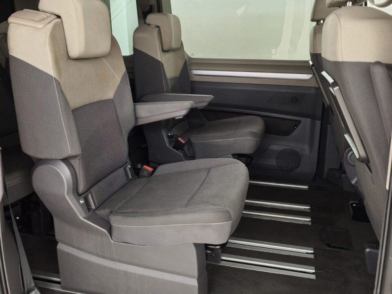 VW Multivan 2.0 TDI Life DSG completo